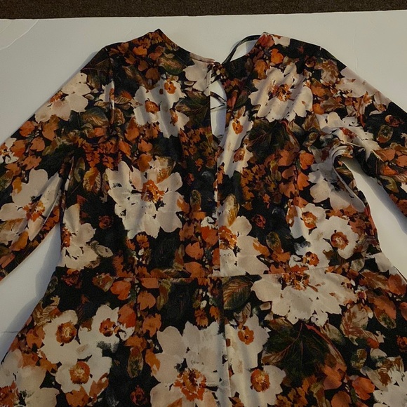 Floral short romper - Picture 3 of 8